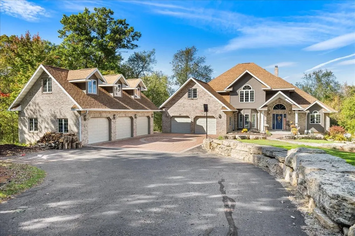 Discover Your Luxury Haven On 28+ Acres Of Natural Beauty | LandHub