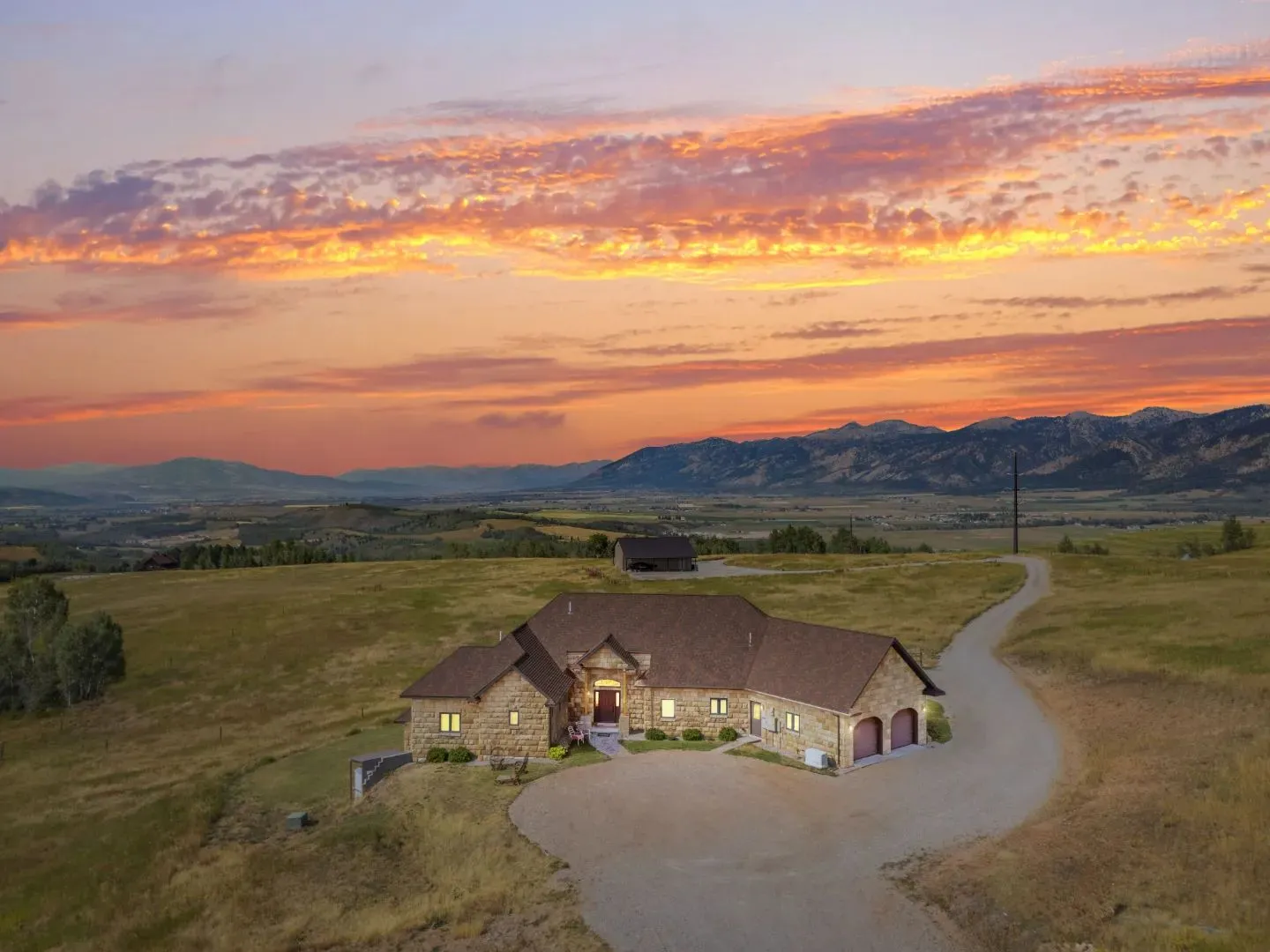 Expansive Custom Home On 40 Acres With Magnificent Views | LandHub